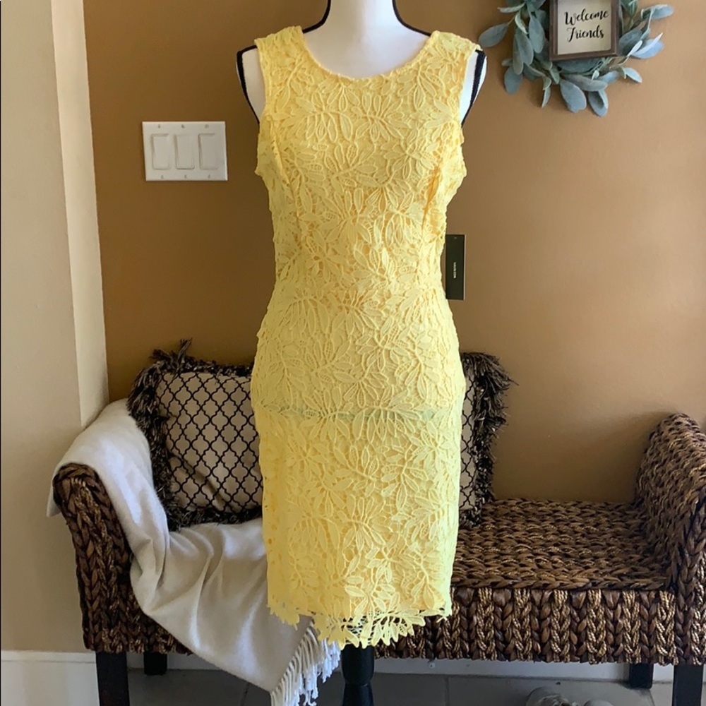 NWT Gorgeous Lulus Yellow Lace Dress Size 10